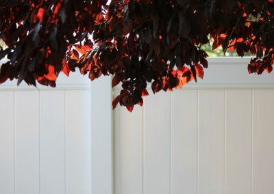 this is a picture of vinyl fence in Broomfield, CA