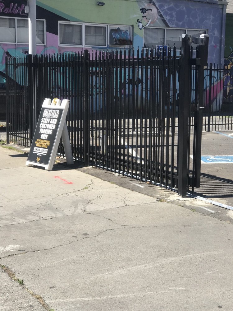 an image of Broomfield electric gate installation