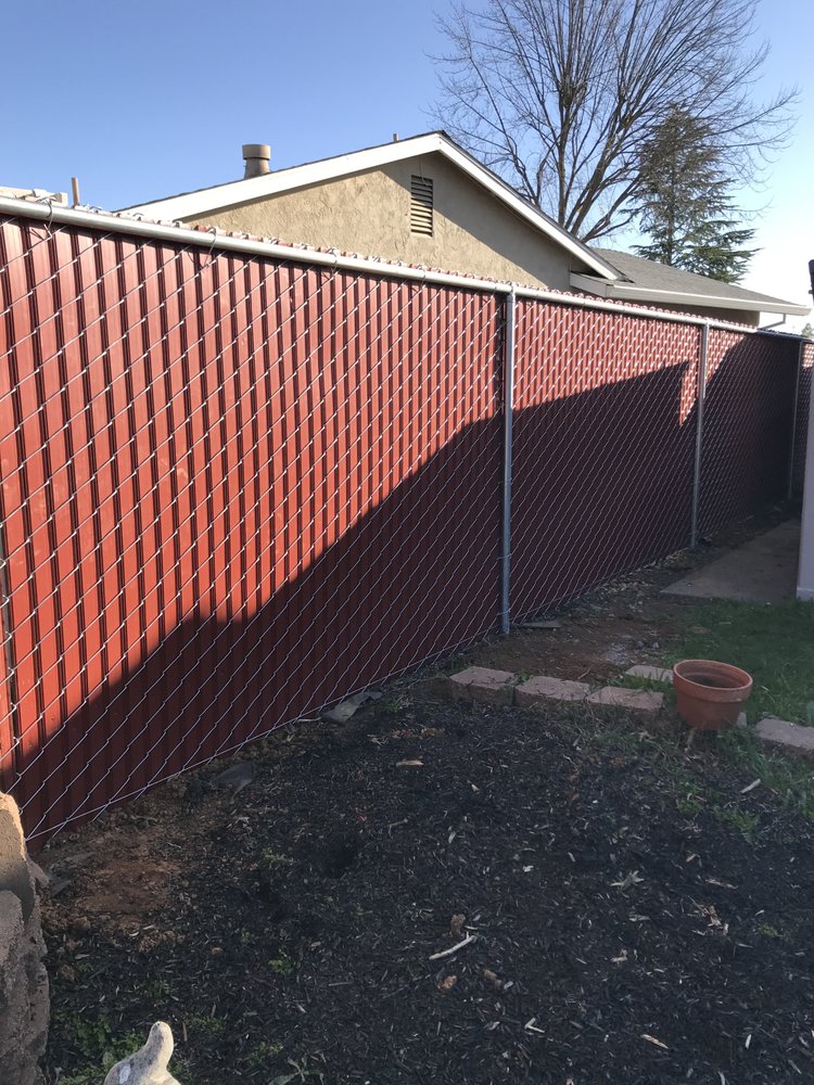 an image of Broomfield fence installation