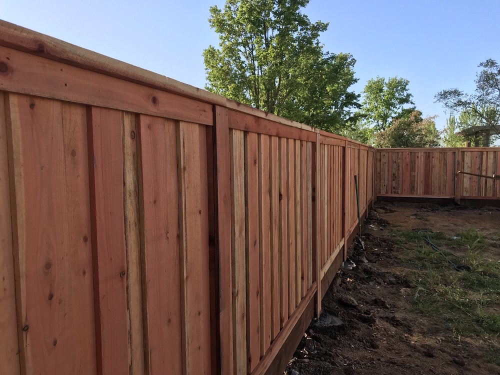 this is a picture of Broomfield redwood fencing